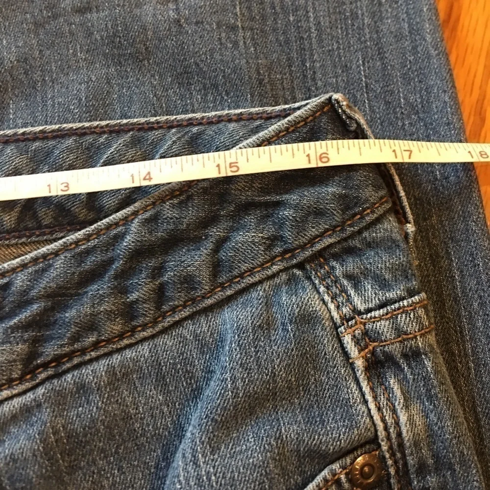 Tommy Hilfiger woman’s straight jeans. No size tag, see measurements